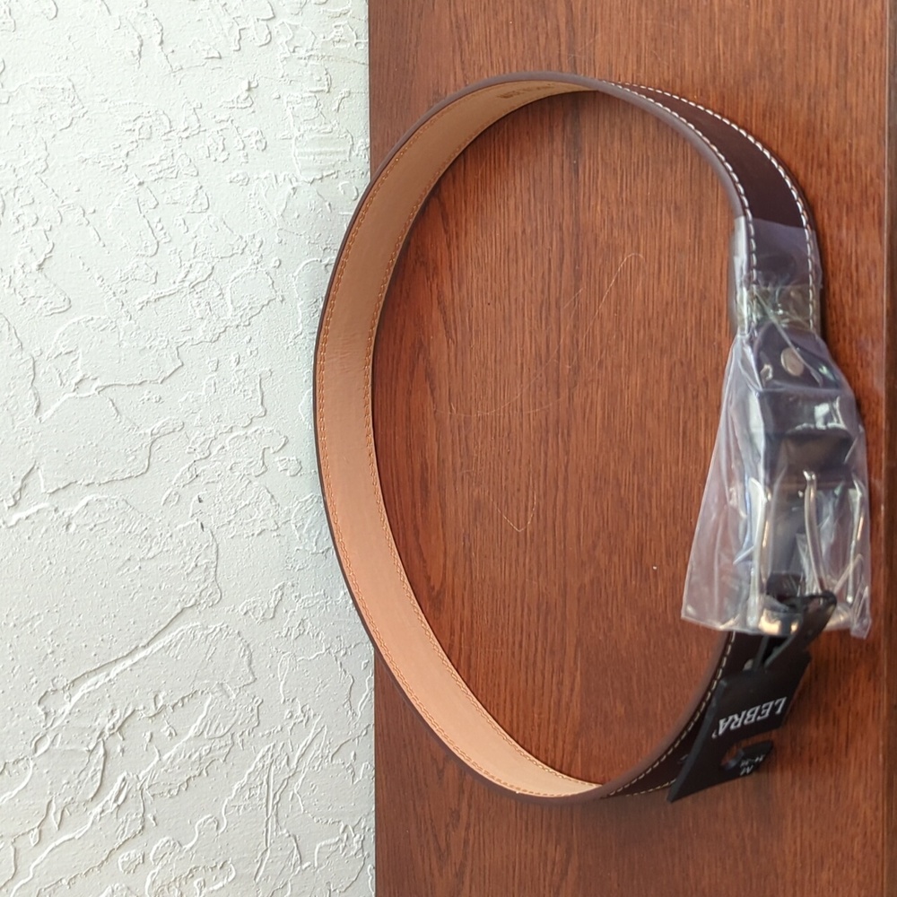 NWT LEBRA Brown Genuine Leather Belt with Silver Tone Buckle Size Medium 34-36
